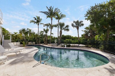 The Narrows- Stunning Bayfront Villa on Captiva