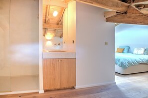 7 chambres, fer et planche à repasser, Wi-Fi gratuit, draps fournis