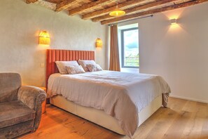 7 quartos, ferros/tábuas de passar roupa, Wi-Fi de cortesia