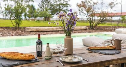 Exceptionnel farm house with pool and paddle court