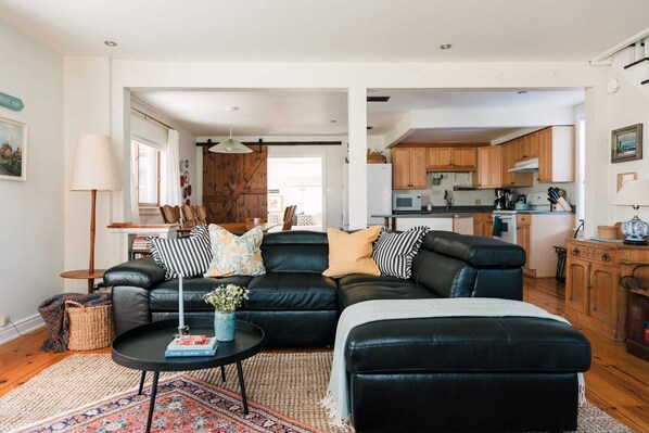 TV, stereo, offices - Maison Marigold - 2 Sandbanks Passes (Prince Edward)