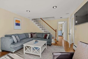 Unclassified image, 2 of 35, button