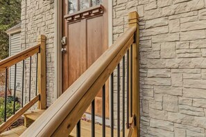 Unclassified image, 3 of 35, button