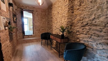 Family Suite, Ensuite, Mountain View (Les Temps Modernes) | Lobby