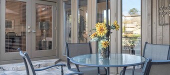 Relaxing Resort Getaway: 2BR Home w/two PGA Golf Courses |Saddlebrook Resort Amenities |30 Night Min