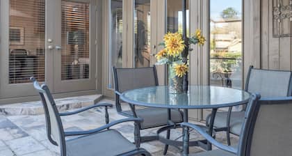 Relaxing Resort Getaway: 2BR Home w/two PGA Golf Courses |Saddlebrook Resort Amenities |30 Night Min