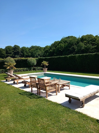 Alberca al aire libre por temporada