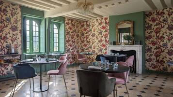 Dagelijks lokaal ontbijt inbegrepen