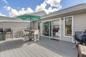 Outdoor dining - Steps to Gated Beach Access, Heart of 30A (Alys Beach)