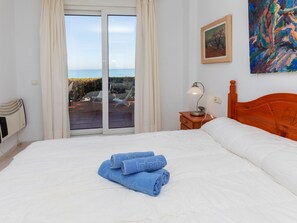 2 bedrooms, desk, iron/ironing board, WiFi - Cala Gonzalez by Interhome (Vinarós)