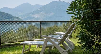 Villa Olivella in Sale Marasino
