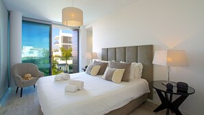 3 slaapkamers, een bureau, internet