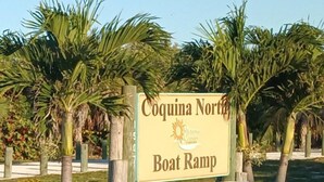 Check-in/check-out kiosk - The Sailor Park (Bradenton Beach)