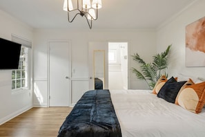 4 chambres, fer et planche à repasser, lit parapluie, Wi-Fi