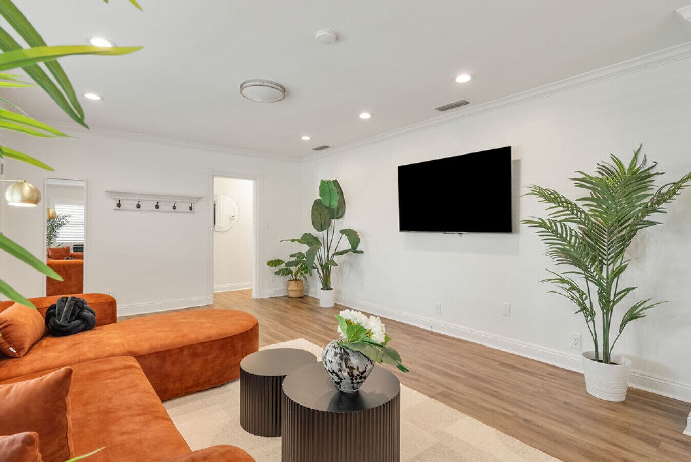 Televisio, pöytäjalkapallopöytä, kirjoja