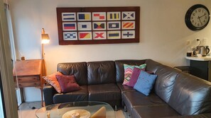 Living area - 2 bedroom city rooftop apartment with views

Share

Save (Auckland)