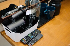 書桌、筆電工作空間、免費無線上網