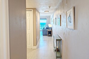 Interior - FREE DAILY ACTIVITIES!! 1 Bedroom-Remodeled-OceanFront Corner Unit @ SunGlow Resort on 7th Floor! (Daytona Beach Shores)