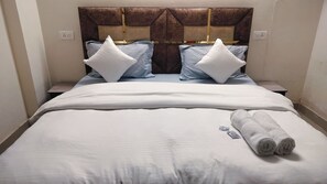 1 bedroom, premium bedding, free WiFi, bed sheets - Hotel Scenic Hills By SIPL (Dalhousie)