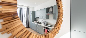 Victoria Apartment 1: Contractor's Choice 3BR in Hartlepool