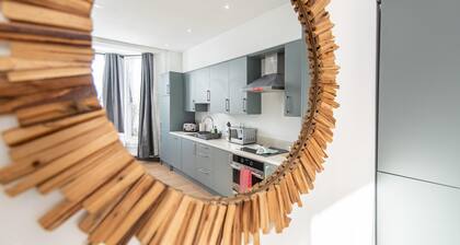 Victoria Apartment 1: Contractor's Choice 3BR in Hartlepool