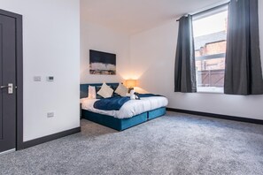 3 bedrooms, iron/ironing board, free WiFi