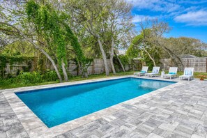 Et oppvarmet basseng