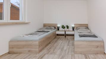 Family House | 2 bedrooms, iron/ironing board, free WiFi, bed sheets