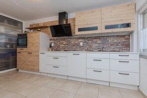 Family House | Private kitchen - Holiday home Loncar (Vir)