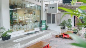Exterior detail - HUBS Hostel Yogyakarta (Yogyakarta)