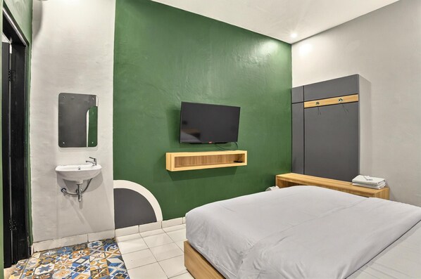 Iron/ironing board, free WiFi, bed sheets - HUBS Hostel Yogyakarta (Yogyakarta)
