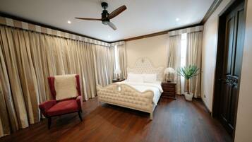 3 chambres, fer et planche à repasser, Wi-Fi, literie fournie