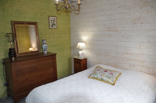 2 makuuhuonetta, ilmainen Wi-Fi, vuodevaatteet