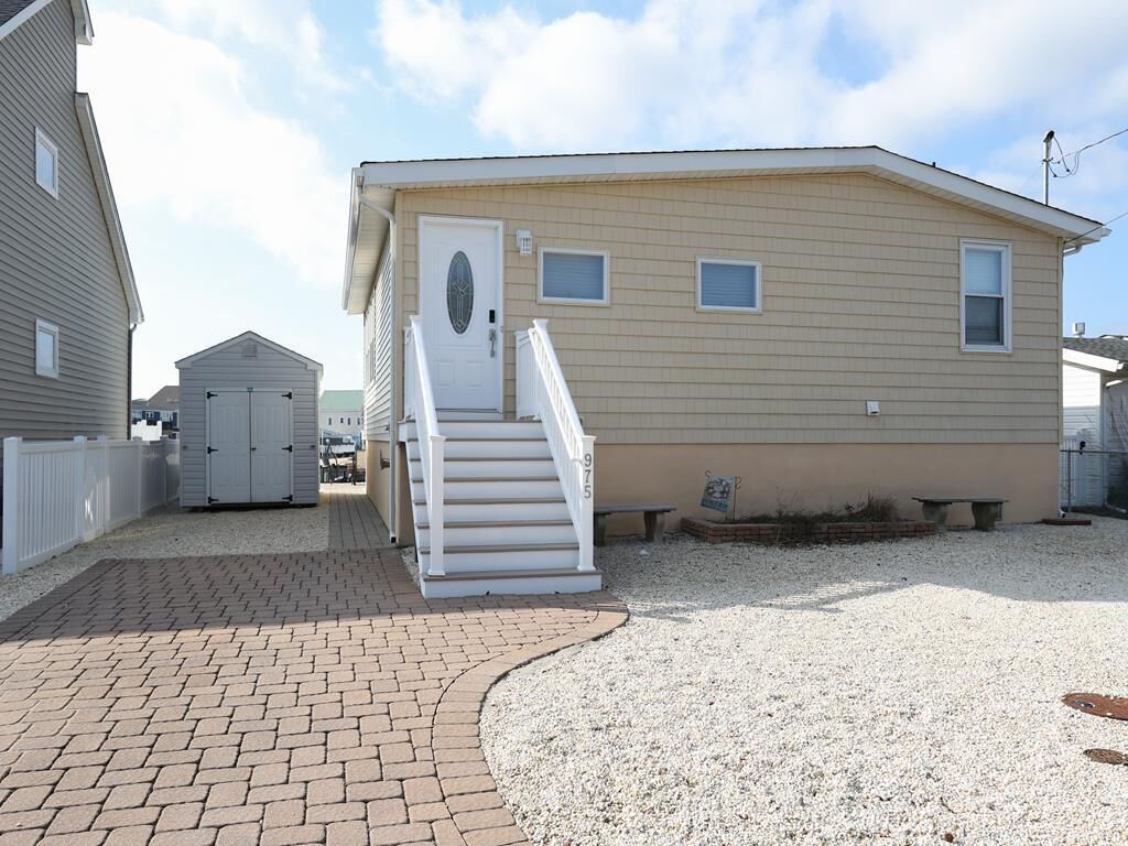 Beautiful Pet Friendly Lagoonfront Ranch in Beach Haven West!