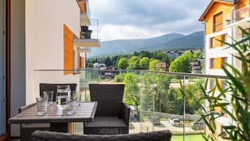 Apartament (5B/28) | 阳台