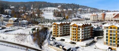 Vista frontal de la propiedad