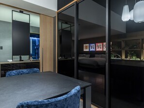 Deluxe-Zweibettzimmer, Nichtraucher | Bügeleisen/Bügelbrett, kostenloses WLAN