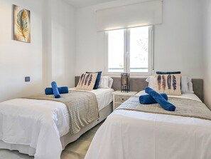 3 bedrooms, in-room safe, iron/ironing board, travel cot