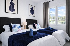 3 bedrooms, in-room safe, iron/ironing board, travel cot - Modern 3 bedroom apartment in Puerto Banus (Marbella)