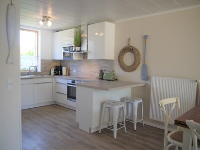 Ferienhaus mit 3 SZ, 2 Bädern, Garten, Terrasse, Kinderzimmer Haustierfreundlich