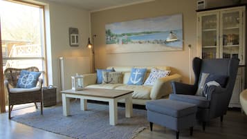 Smart TV, DVD player, books