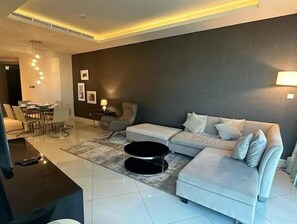 Living area - 5 Star Living in Paramount Tower Hotels & Resorts (Dubai)
