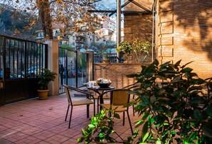 Exterior - Sani Apart Hotel (Tbilisi)