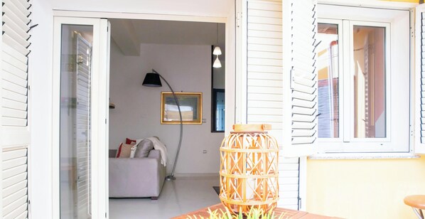 Interior - The Ancient Amphora (Alghero)