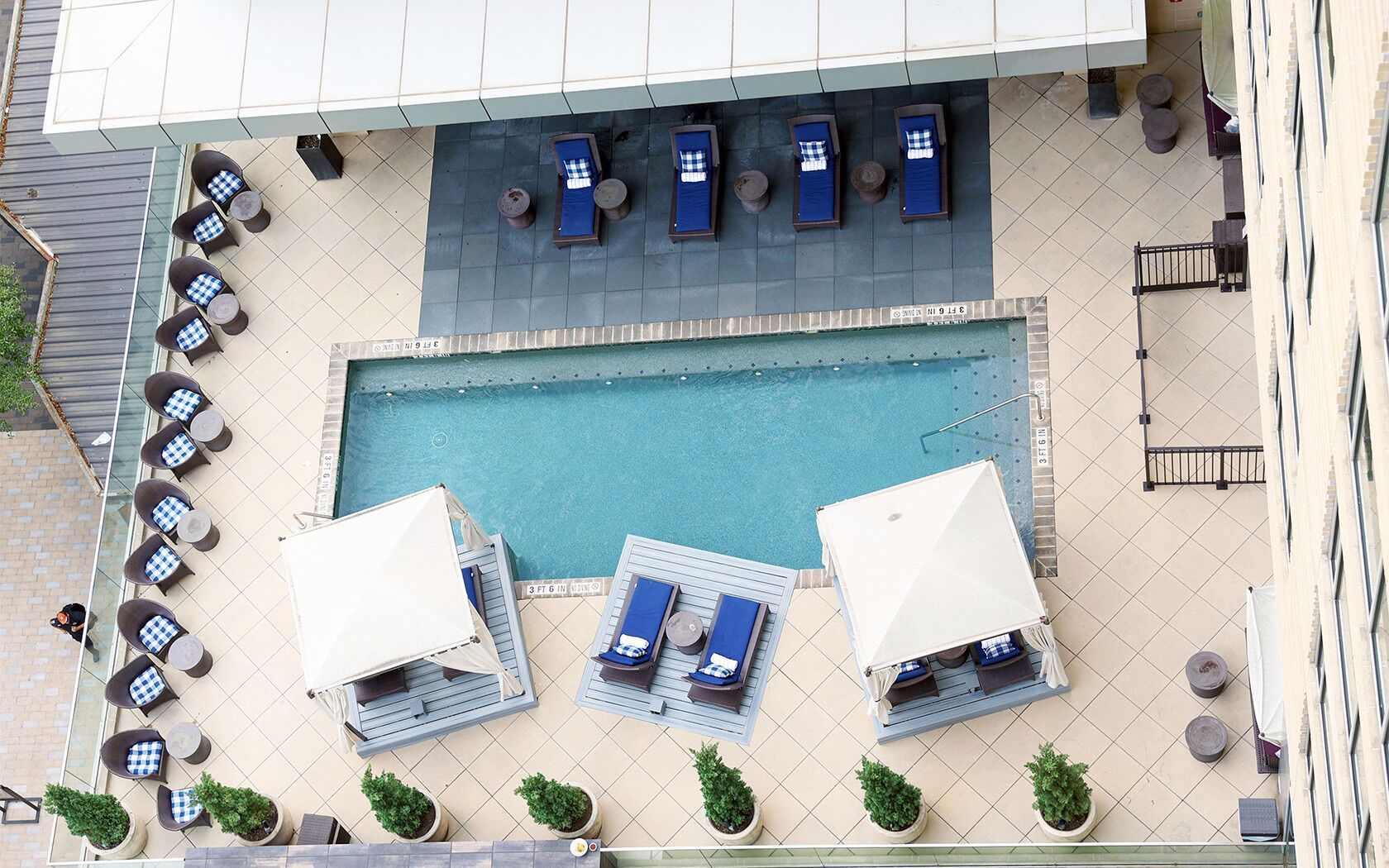2 Deluxe Double Rooms at The Moran CityCentre, Free Parking, Onsite Pool!