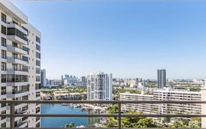 Property grounds - Casa Olympus  (Hallandale Beach)