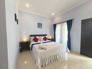 Deluxe Studio | Bed sheets - Belvilla Pleasant Seaside Lovina Beach (Seminyak)