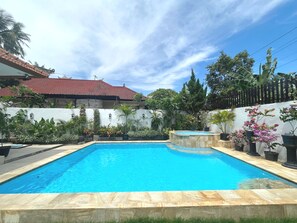 Pool - Belvilla Pleasant Seaside Lovina Beach (Seminyak)