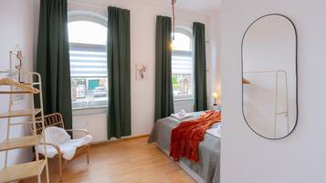 2 bedrooms, desk, iron/ironing board, travel crib