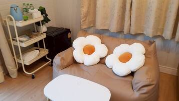 Standard Queen Room | Oppholdsområde | Smart-TV